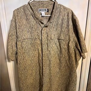 Duluth Trading Co Men's Patterned Tan Button Down Shirt